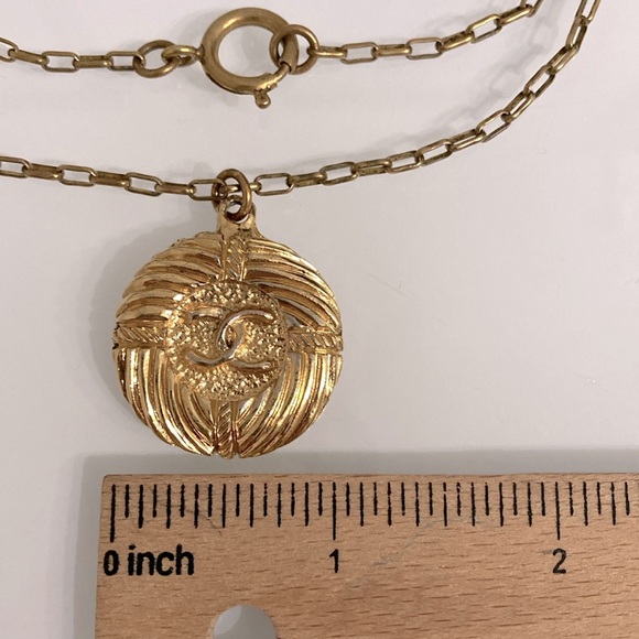 COPY - Authentic Chanel Vintage CC Medallion Necklace - Picture 5 of 5